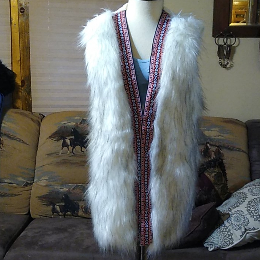 🌟FINAL PRICE Xhilaration Cardigan with faux fur